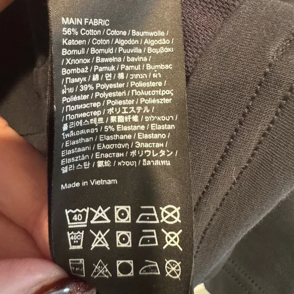 On Running Black Sleeveless Athletic Focus Crop Top Size XL - Picture 9 of 9